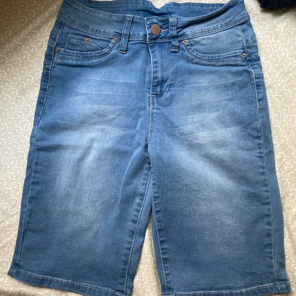 Fashion Nova medium wash shorts